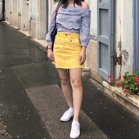 BDG Dresses & Skirts - BDG Urban Outfitters Yellow Acid Wash Denim Mini Skirt Size Medium